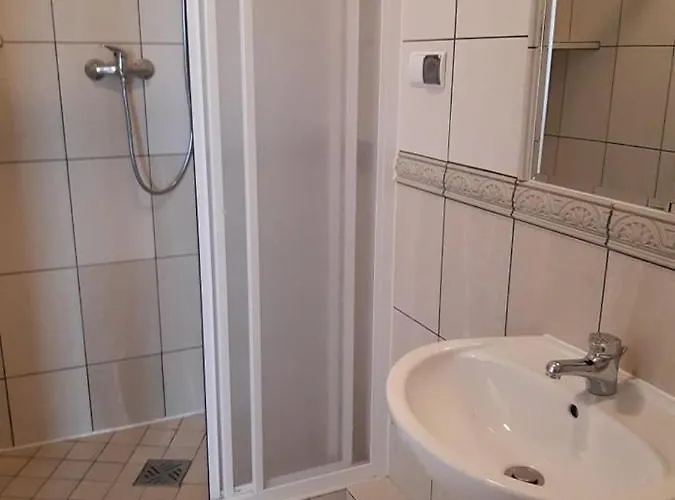 民宿 Bursztynowa 斯瓦热沃