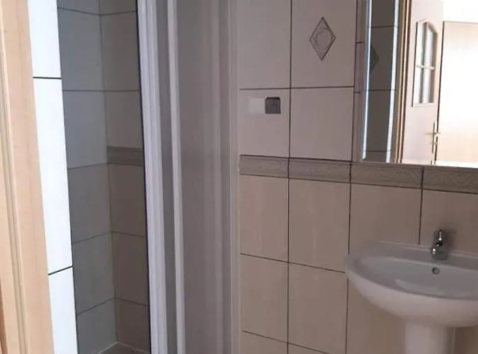 民宿 Bursztynowa 斯瓦热沃